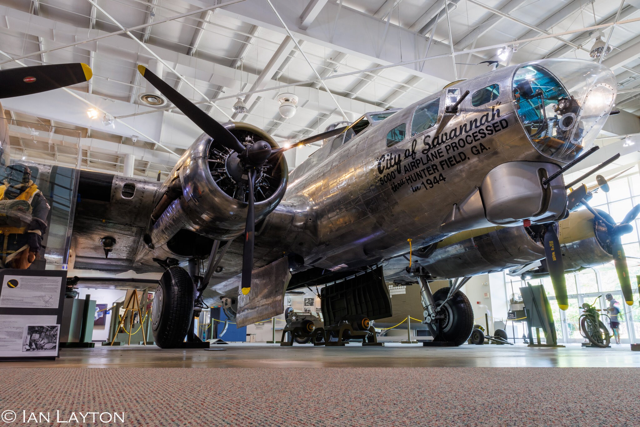 B-17G - City of Savannah-right-_R7_2477-HDR.jpg