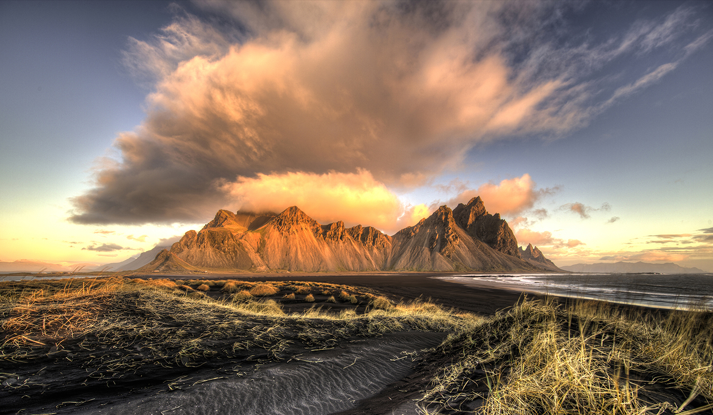 Clouds over Vestrahorn 1400.jpg