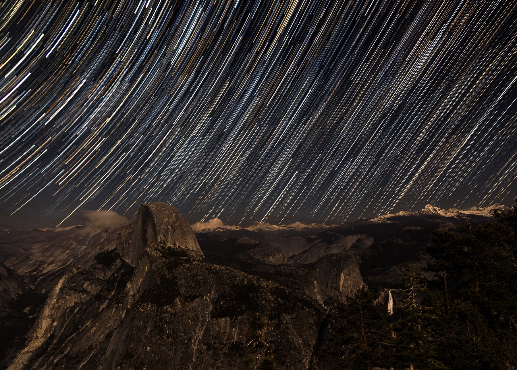 StarStaX_Yosemite-2015-1477-Enhanced-NR-Yosemite-2015-1586-Enhanced-NR_gap_filling.jpg
