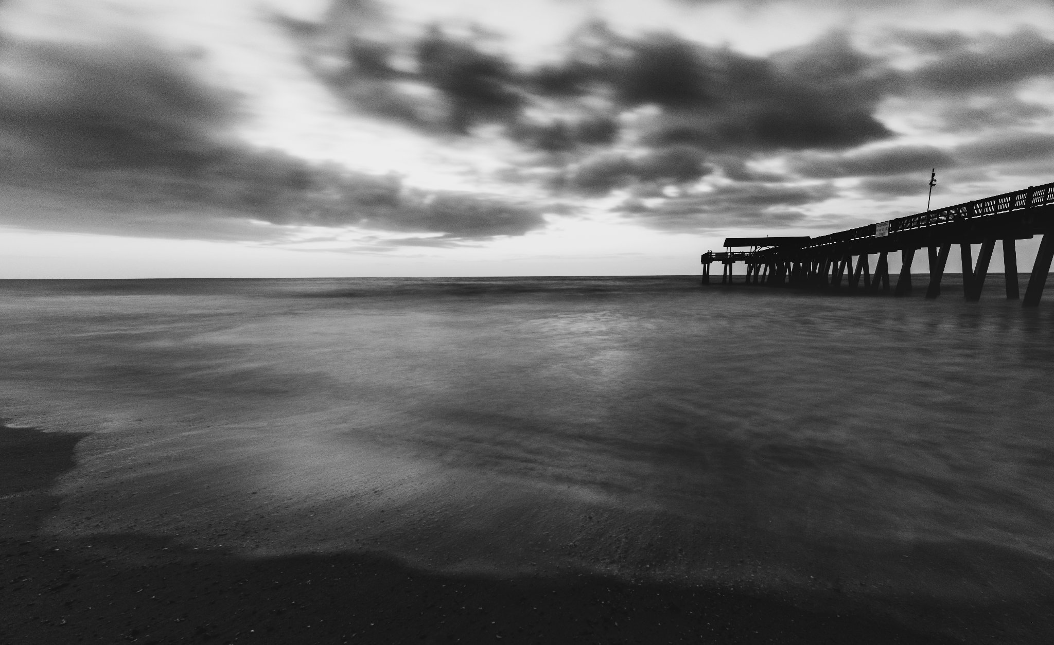 Tybee Dawn Motion BW - full (1 of 1).jpg