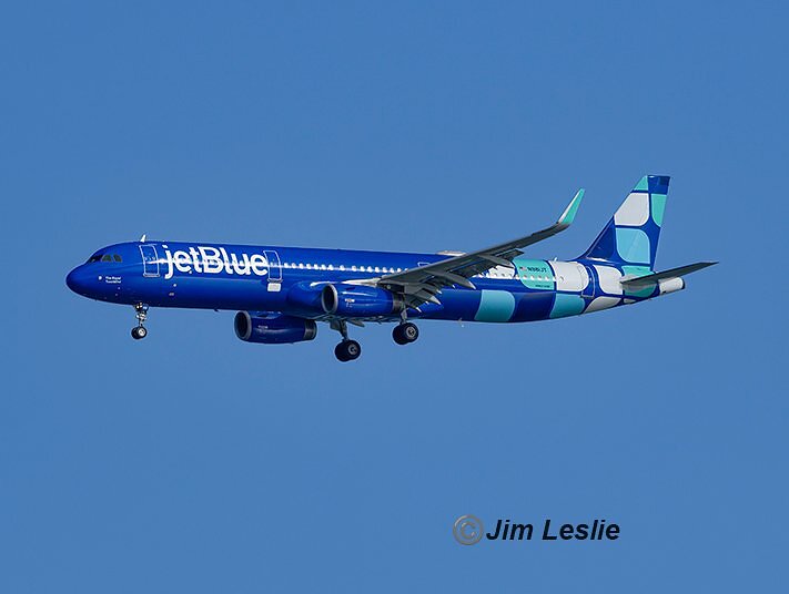 Airbus A321-231 N981JT JetBlue SFO 07 Jan 2026 The Royal TreatMint.jpg