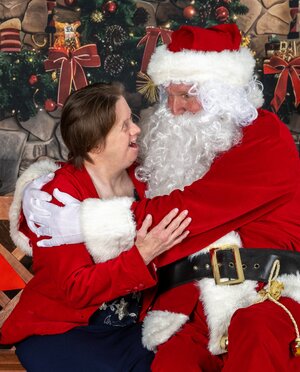 2025-071-089 The Village Santa Portraits.jpg