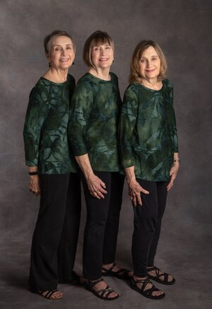 2026-003-041 Emily Murphy & sisters-Edit.jpg