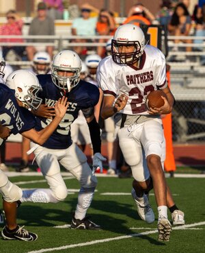 2022-043-104 TMS 8th grade B team football.jpg