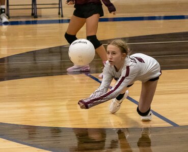 2022-040-375 Emily 8th grade A team volleyball.jpg