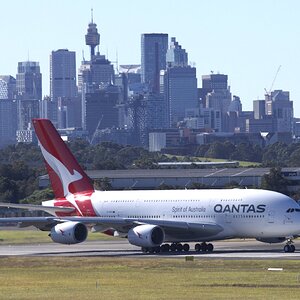 Qantas A380 out of Sydney 03.jpg