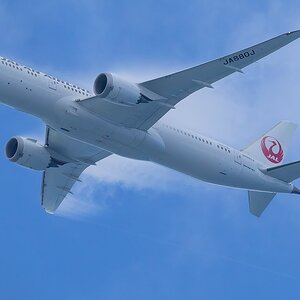 _17A5042 JAL 787 JA880J Ki Olina HI R5MkII 100-500 500mm f10 5000th ISO2500 Cr SM.jpg