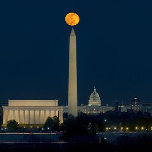 moonoverWashingtonMonumentsm.jpg