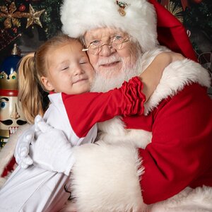 2025-067-094 KWPC HOA Santa Shoot.jpg