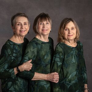 2026-003-032 Emily Murphy & sisters-Edit.jpg