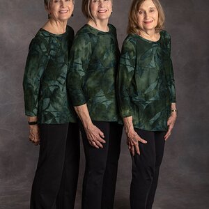 2026-003-041 Emily Murphy & sisters-Edit.jpg
