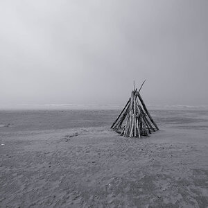 LE_16-9305.jpg