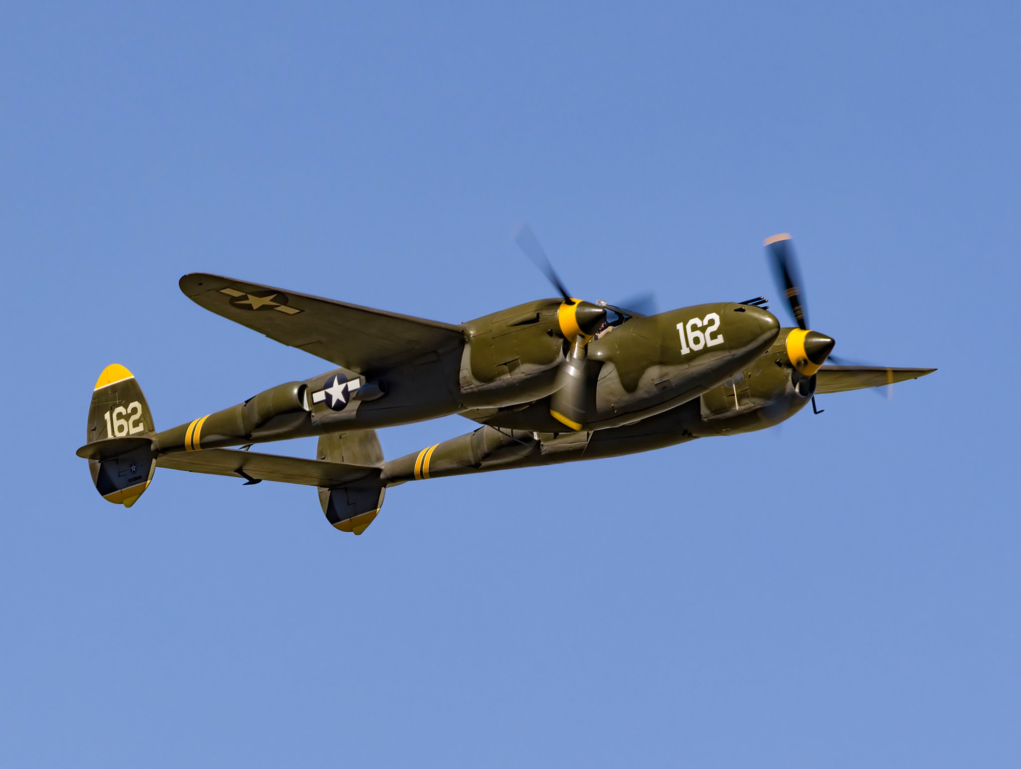 44-23314 P-38J NX138AM as 432th FS 475th FG 162 Santa Maria Airport 18 Oct 2025 3 Skidoo.jpg