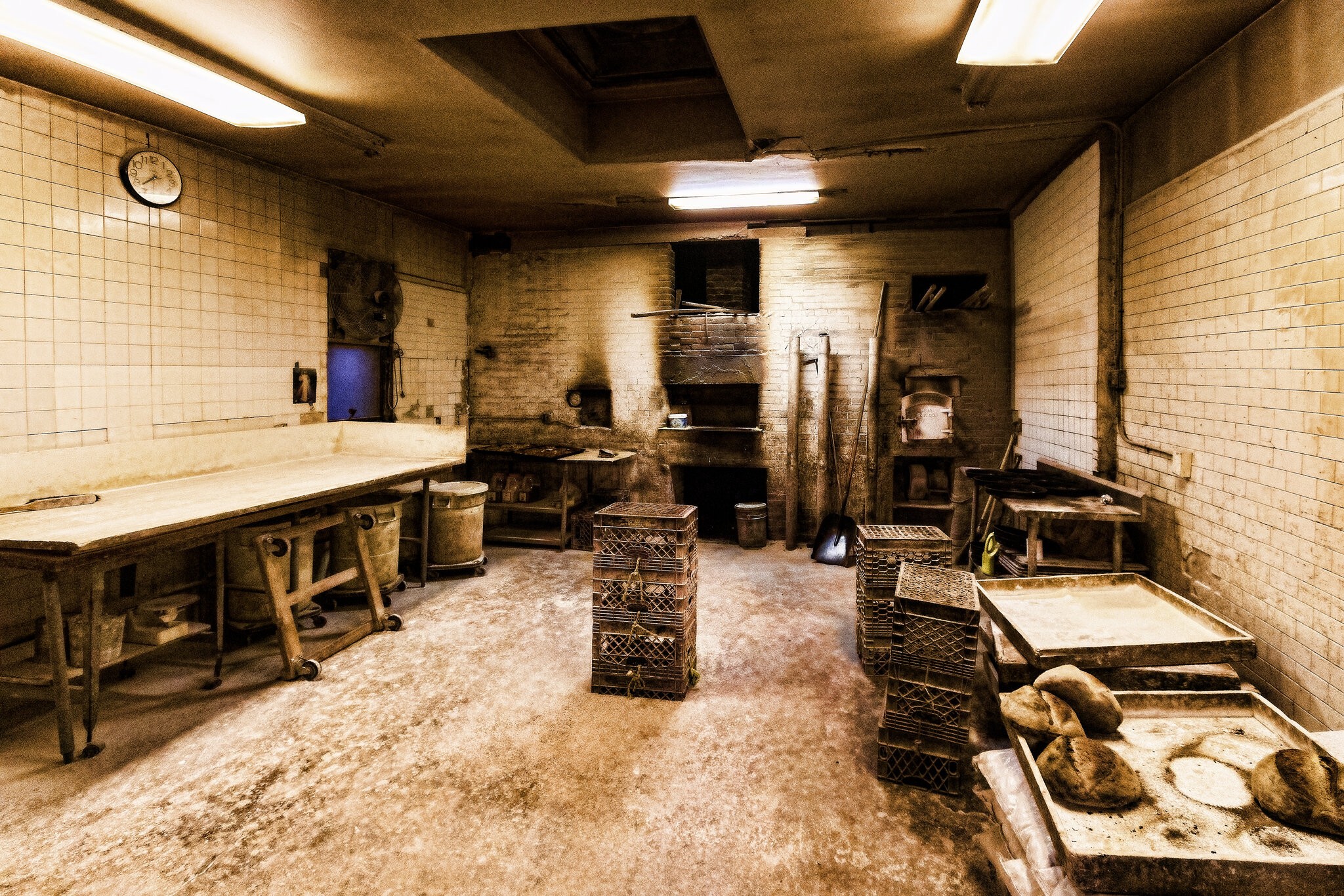 Dom!s Bakery The end 43 years | Canon RF Shooters Forums