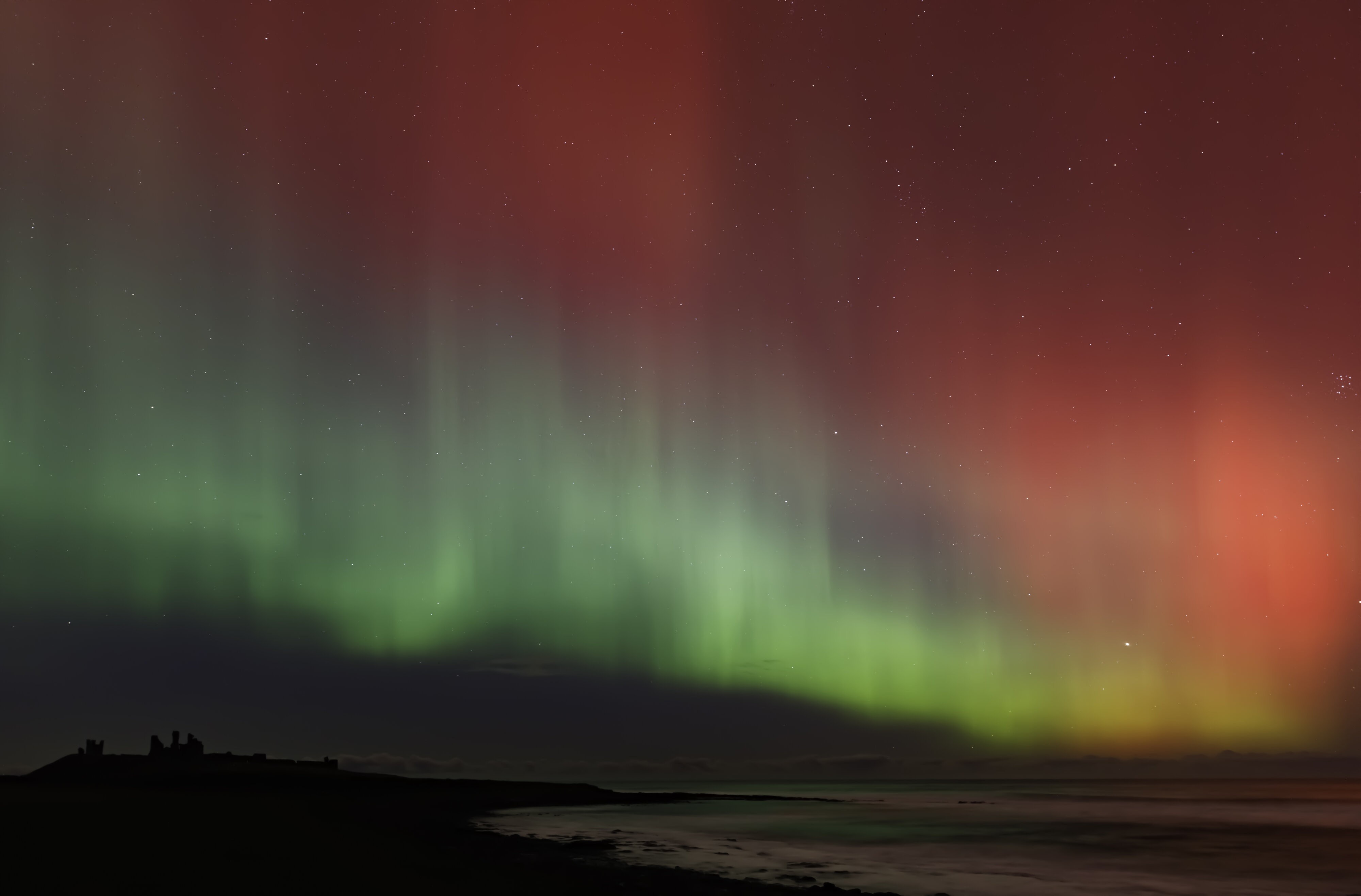 Dunstanburgh castle Aurora