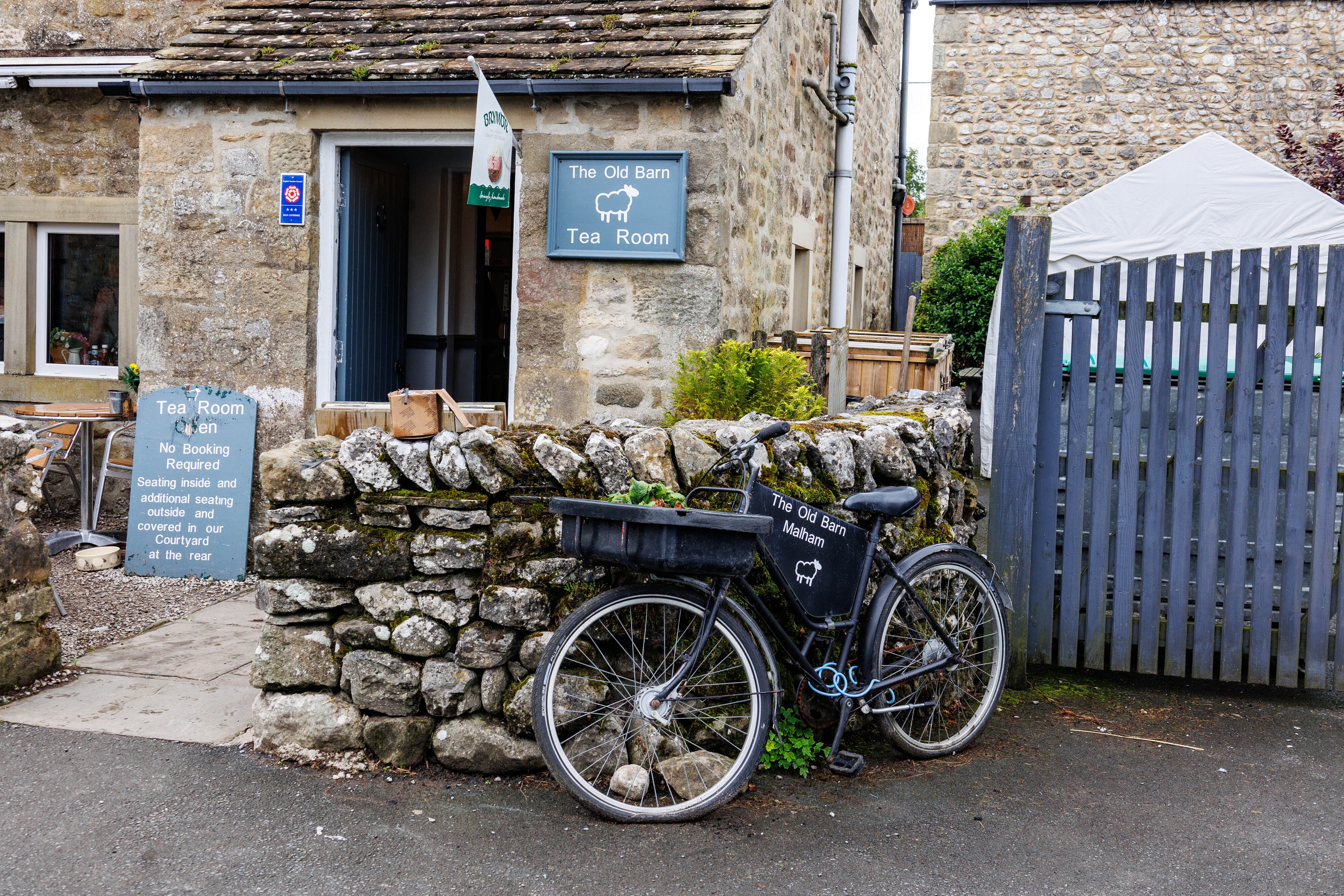 MALHAM VILLAGE-11.jpg