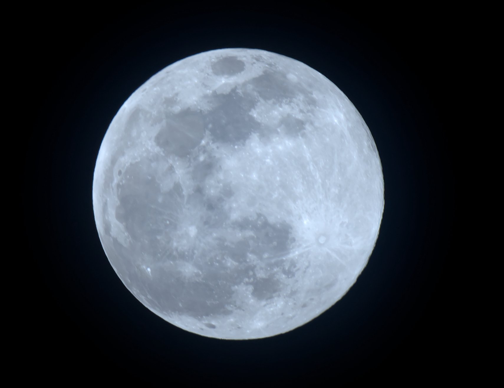 Moon_4-26-2021_2580Cropped.jpg
